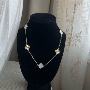 Alternating Gold and marble White Clover Necklace